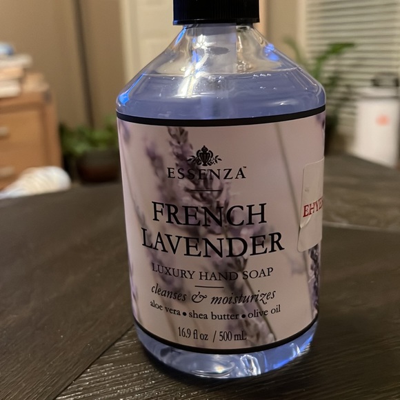 Essenza French Lavender Luxury Hand Soap - Picture 3 of 3